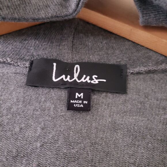 Lulu's Tulip Hem Keyhole Blouse M Gray - Picture 3 of 7